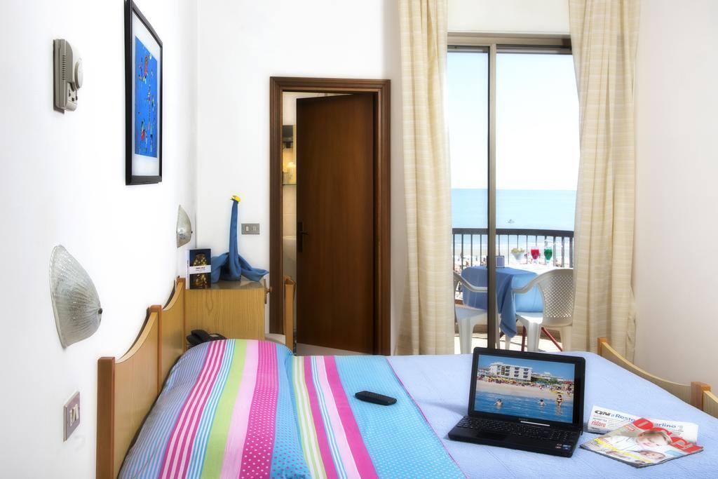 Hotel Usa Rímini Habitación foto